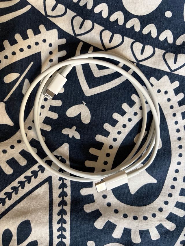 Adaptador y Cables Lightning