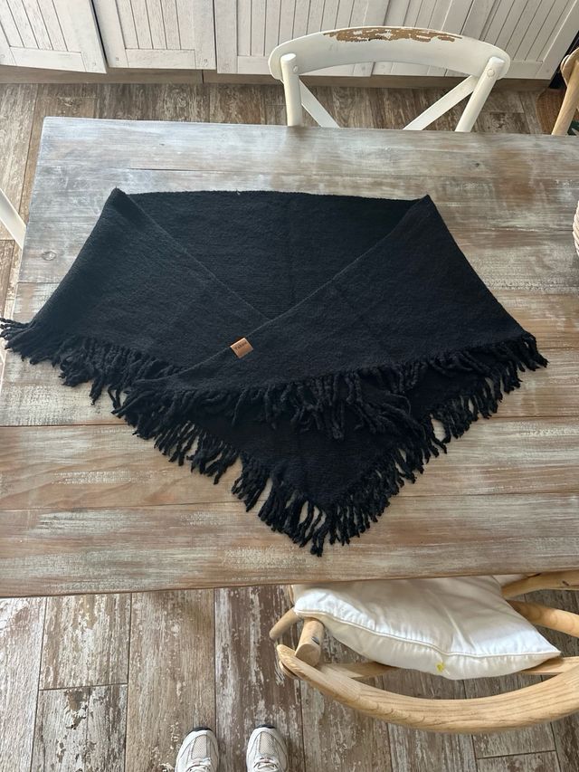 Poncho Yakoo Negro Talla Única