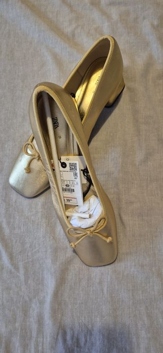 Zapatos Zara dorados T39