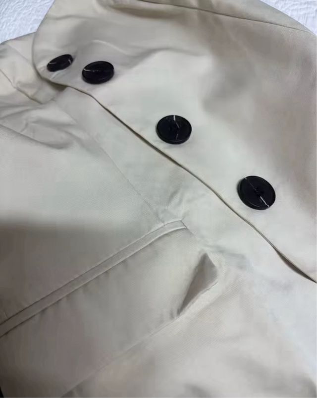 Traje elegante top y pantalón beige