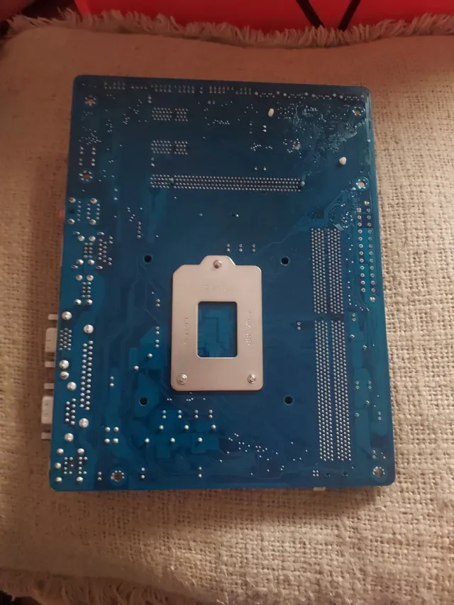 Placa Base Gigabyte GA-H61M-DS2 Socket 1155