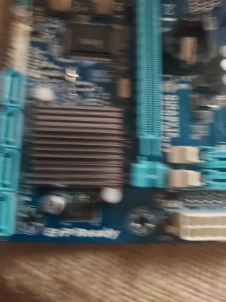 Placa Base Gigabyte GA-H61M-DS2 Socket 1155