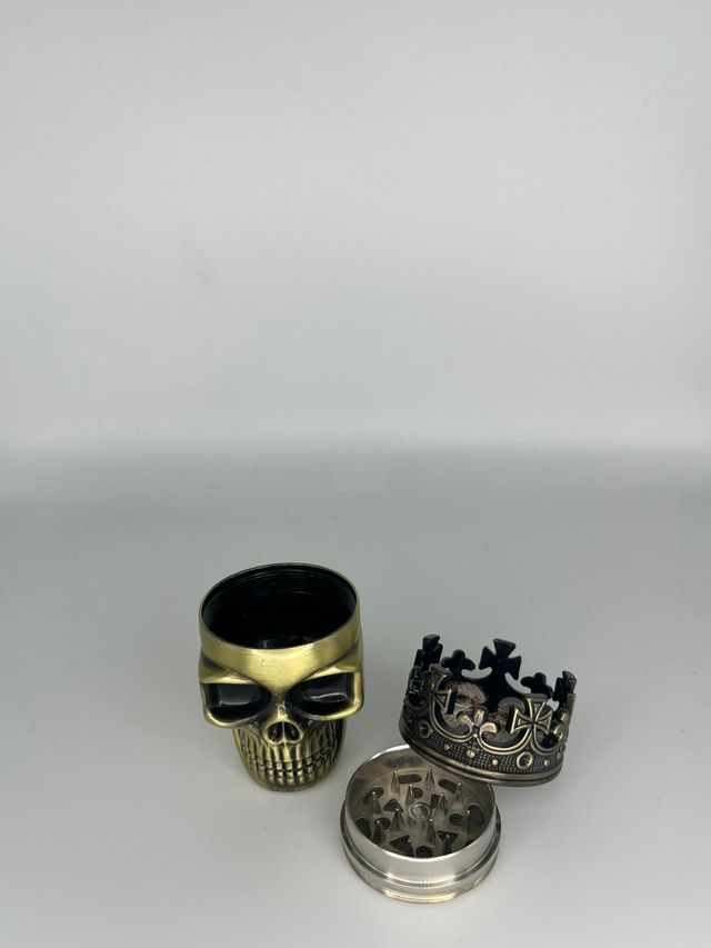 Calavera Molinillo Corona Metálica Latón