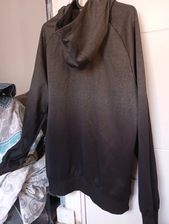 Chaqueta Nike cremallera gris y negra con capucha