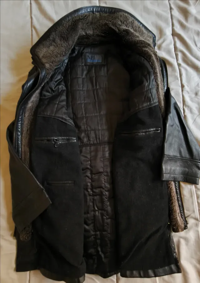 Abrigo de piel acolchado para hombre