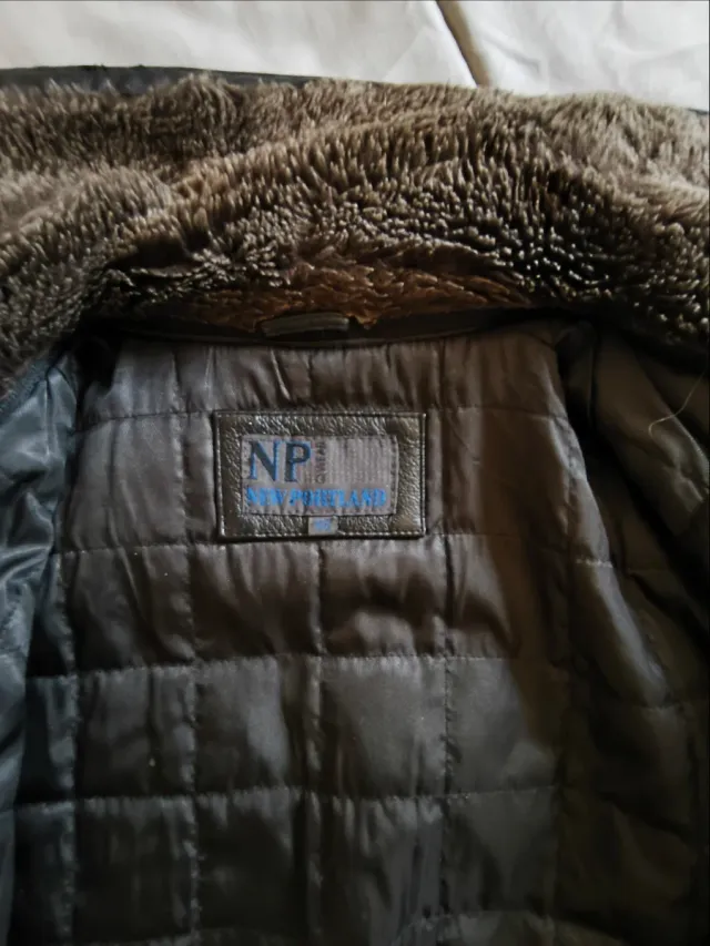 Abrigo de piel acolchado para hombre