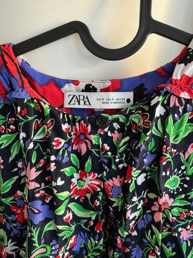 Blusa Zara floral Talla S