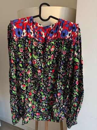Blusa Zara floral Talla S