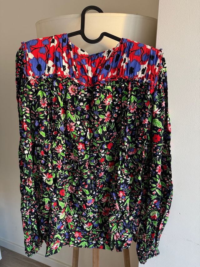 Blusa Zara floral Talla S