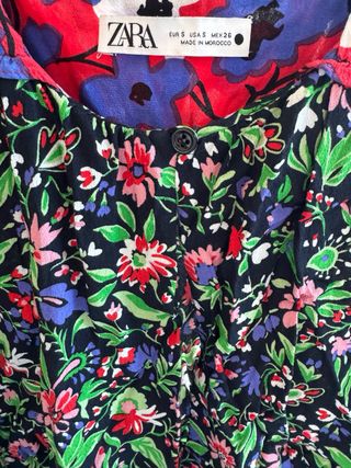 Blusa Zara floral Talla S