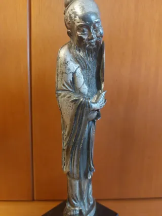 Figura plateada hombre chino metal pesado vintage