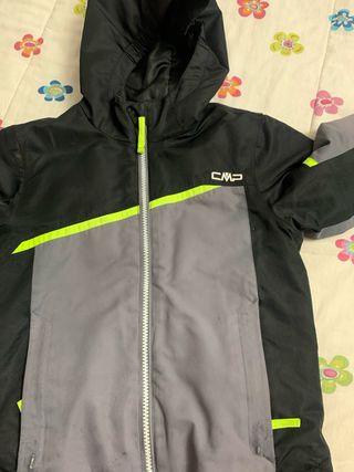 2 cazadoras niño Columbia y CMP