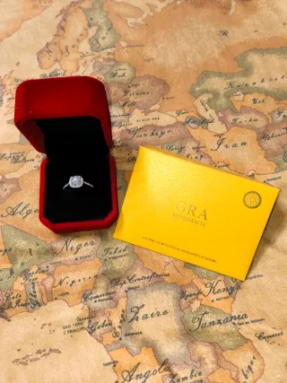 Anello argento con moissaniti 1 carato quadrato.