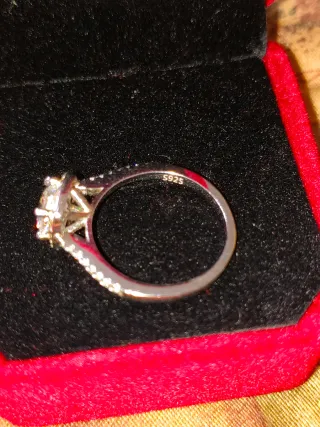 Anello argento con moissaniti 1 carato quadrato.