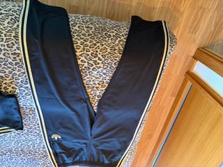 Chándal Adidas Negro y Dorado