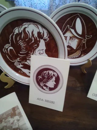 Serie piatti decorativi ceramica ritratti