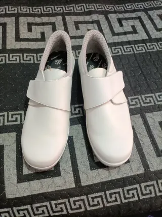 Zapatos Enfermería Talla 45 Blancos leer bien