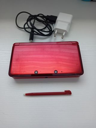 Nintendo 3DS Roja + Cargador y Lápiz