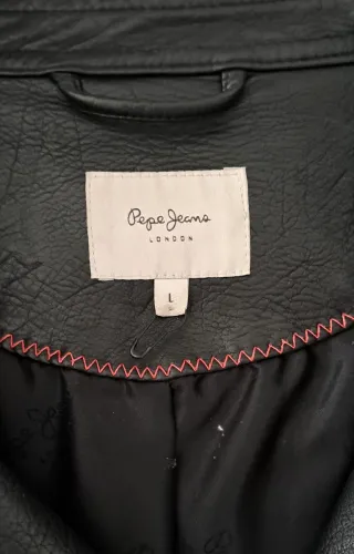 Cazadora efecto piel Pepe Jeans negra