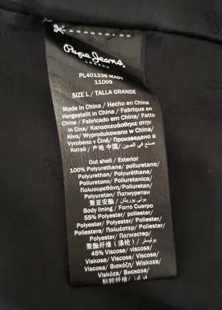 Cazadora efecto piel Pepe Jeans negra