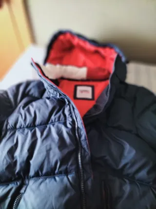 Plumas Tommy Hilfiger Azul con Forro Rojo