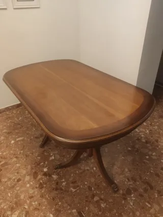 Mesa de salón de cerezo. Venta en persona