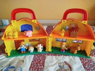 Granja de juguete con animales