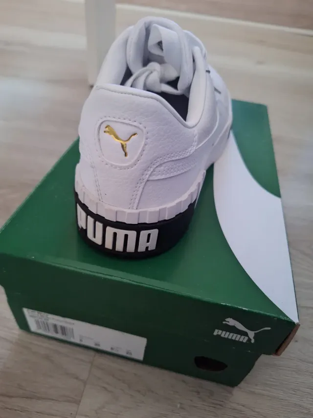 Zapatillas Puma Talla 39 Blancas y Doradas