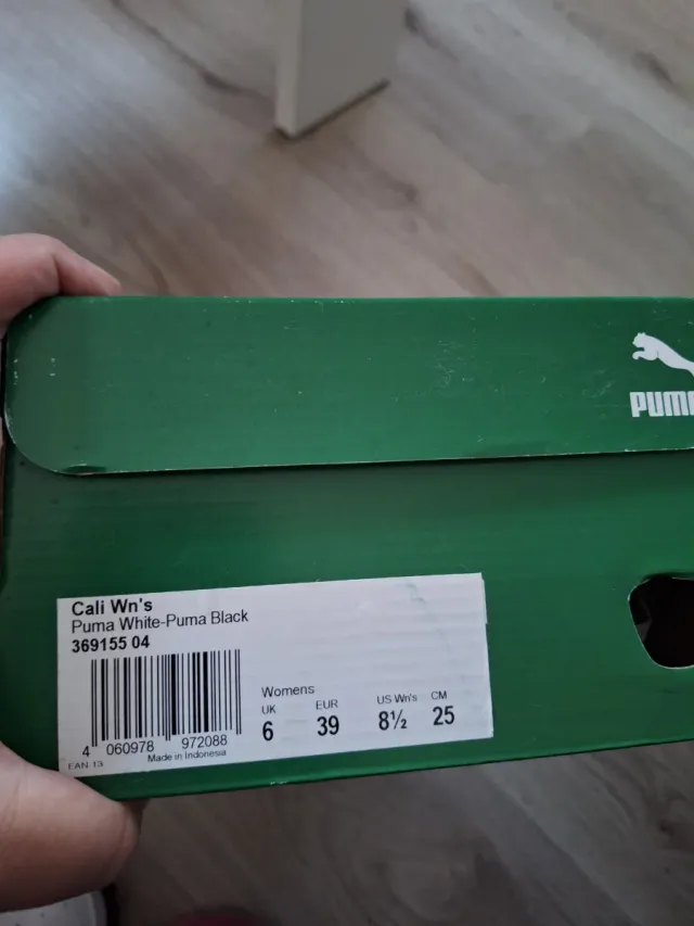 Zapatillas Puma Talla 39 Blancas y Doradas