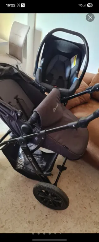 Cochecito Kinderkraft con silla de coche
