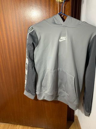 Sudadera Nike Gris con Logo