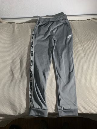 Sudadera Nike Gris con Logo