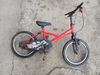 Bicicleta infantil roja Btwin