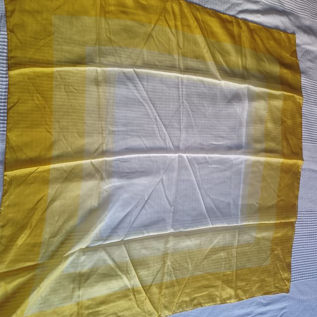 Pañuelo Darmi cuadros amarillo y blanco