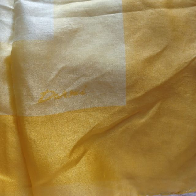 Pañuelo Darmi cuadros amarillo y blanco