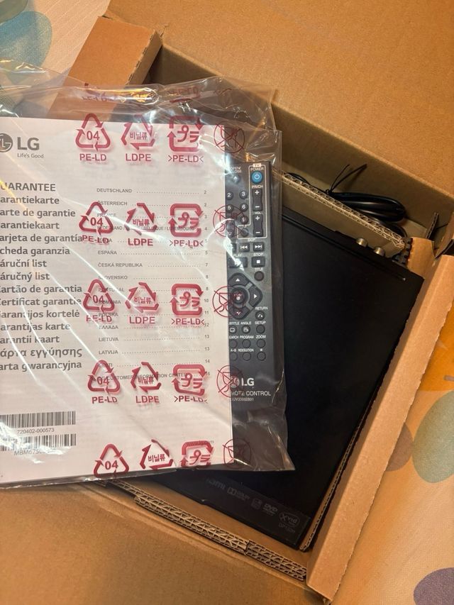 Reproductor DVD LG DP132H con mando