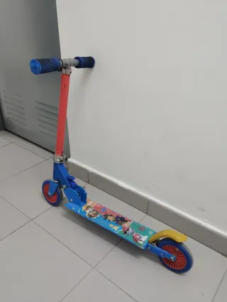 Patinete Patrulla Canina Azul y Rojo