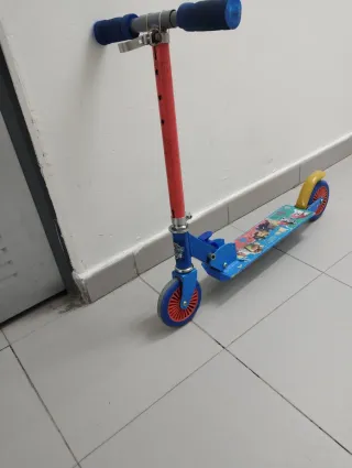 Patinete Patrulla Canina Azul y Rojo