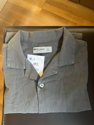 camisa manga corta pull and bear, tallas. Nueva