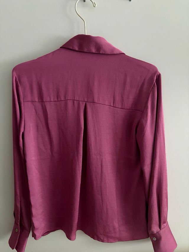 Camisa satinada fucsia Mango