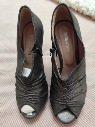 Zapatos de tacón plateados talla 37