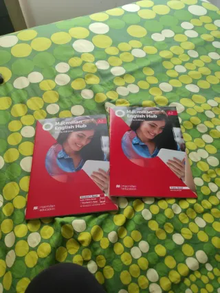 Macmillan English Hubo Iberia Edition