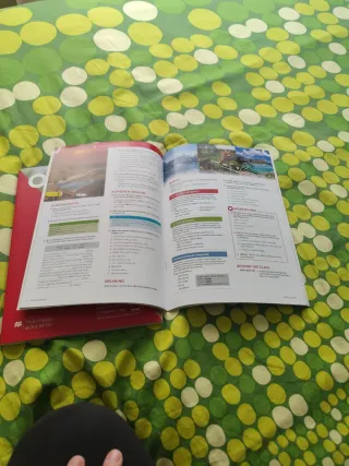 Macmillan English Hubo Iberia Edition