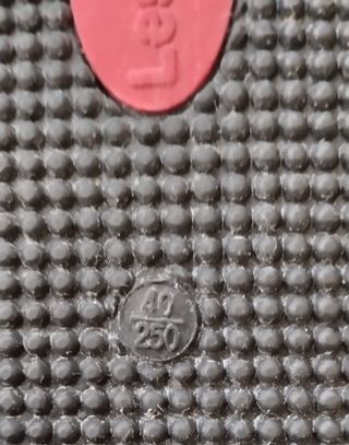 Zapatillas grises con velcro