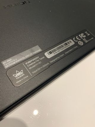 Tableta Gráfica HUION con Lápiz y Guante