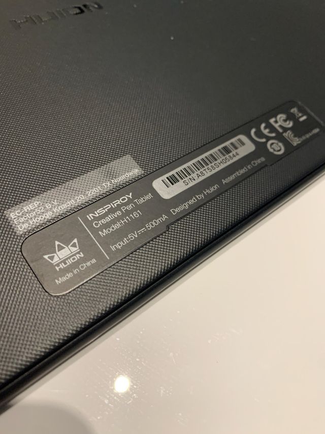 Tableta Gráfica HUION con Lápiz y Guante