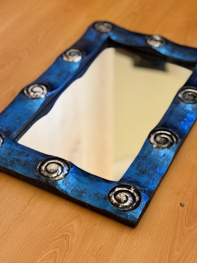 Espejo Marco Azul con Adornos Metálicos