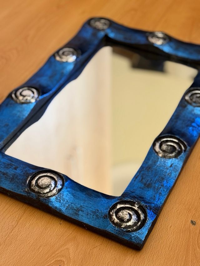 Espejo Marco Azul con Adornos Metálicos