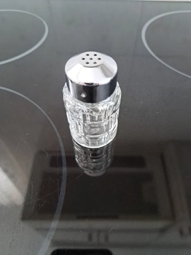 Sale e pepe in foglia argento