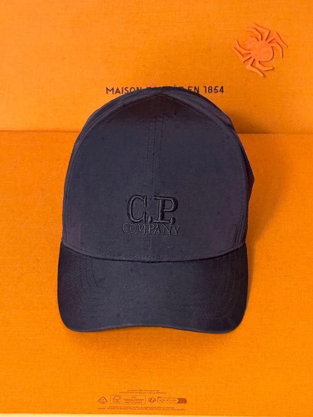 Gorra C.P. Company Negra/Azul